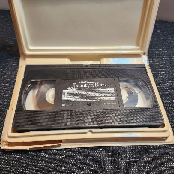 Beauty and the Beast VHS Tape 1992 Walt Disney Classic Animated Movie Disney - Picture 4 of 7